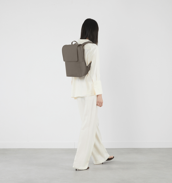 Lost In Berlin Zaino Square 15"