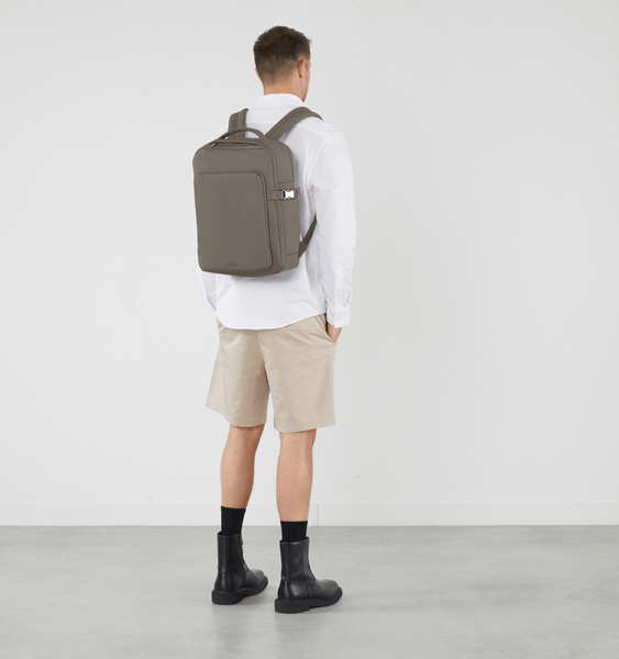 Lost In Berlin Zaino Pro 16"